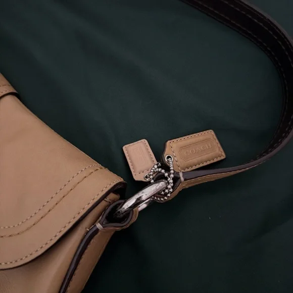 Vintage Coach soho flap shoulder bag tan - Picture 7 of 7